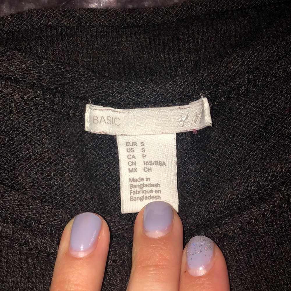 sweater - Picture 3 of 3